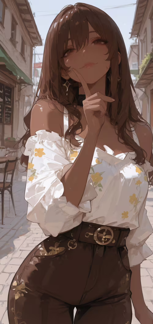 Uzun kahverengi saçlı ve esmer tenli genç bir kadının, güneşli bir sokakta durduğu,...