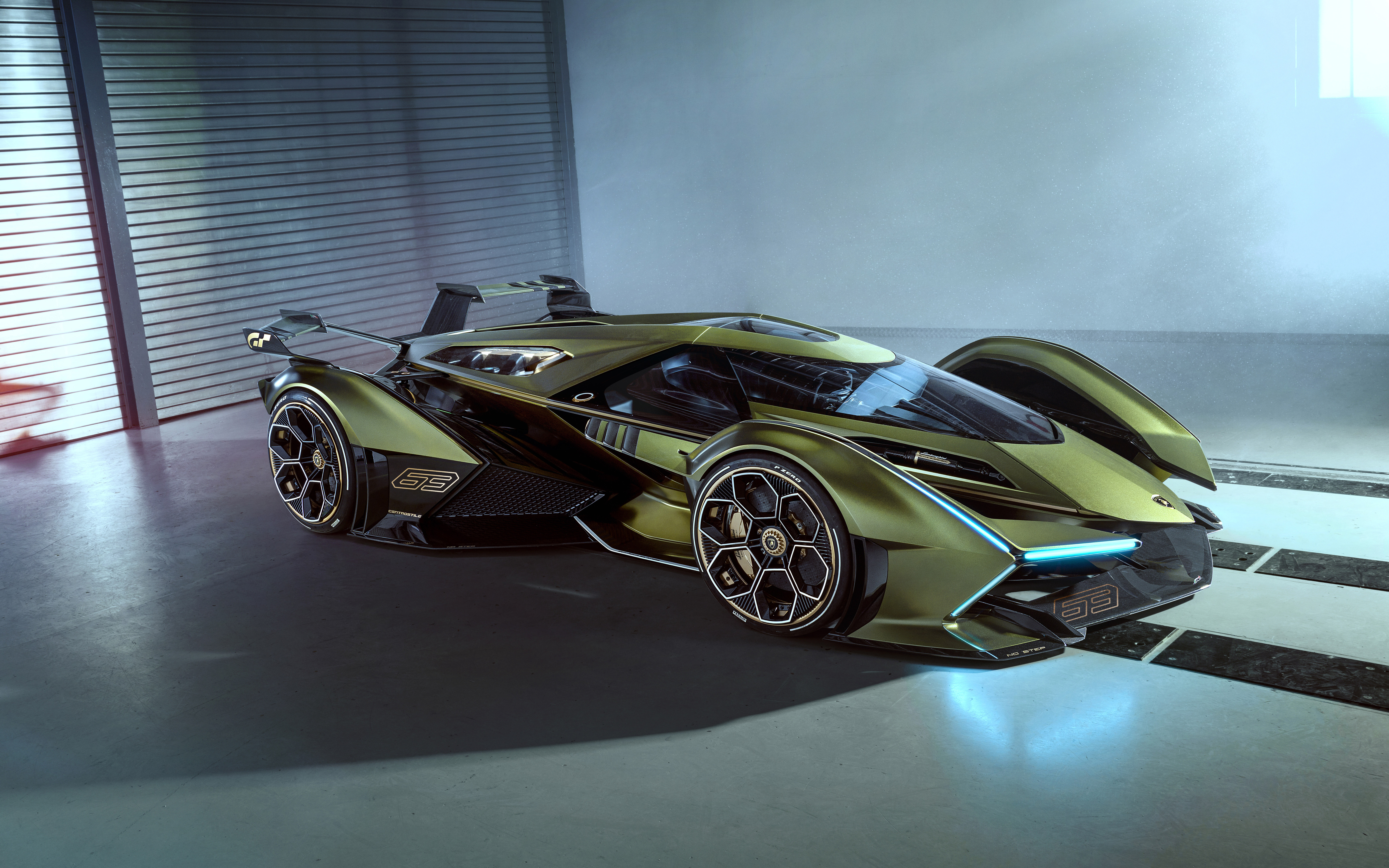Aerodinamik hatları ve agresif tasarımıyla dikkat çeken, fütüristik bir Lamborghini Lambo V12 Vision Gran Turismo süperspor araba.