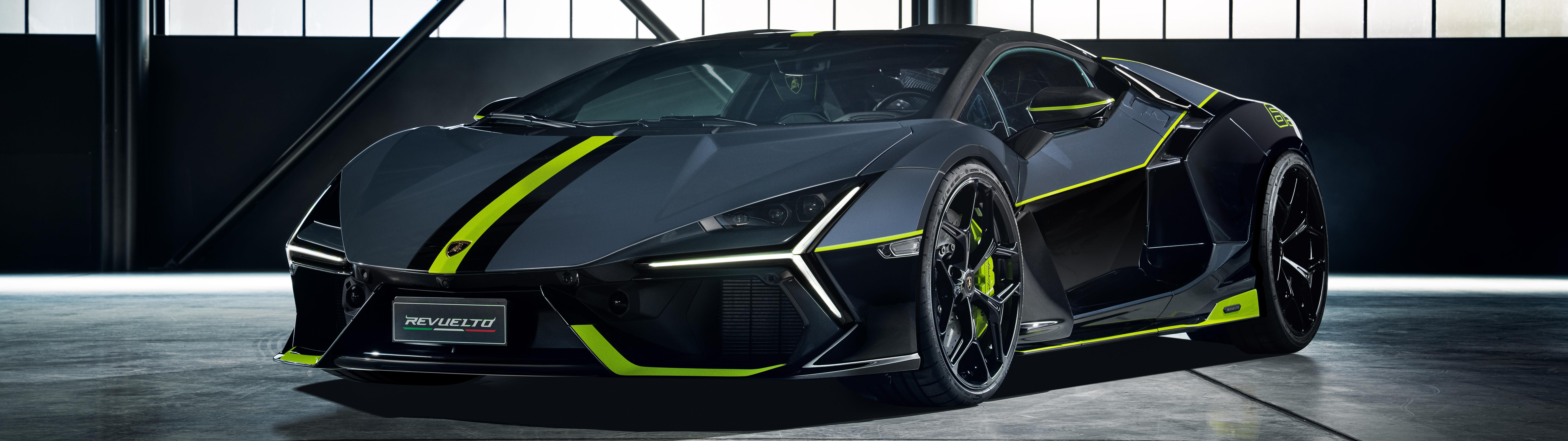 Şık, tamamen siyah renkteki bu konsept araç, bir Ducati Panigale V4'ün aerodinamik tasarımını, bir Lamborghini süperspor otomobilin agresif hatlarıyla birleştiriyor.